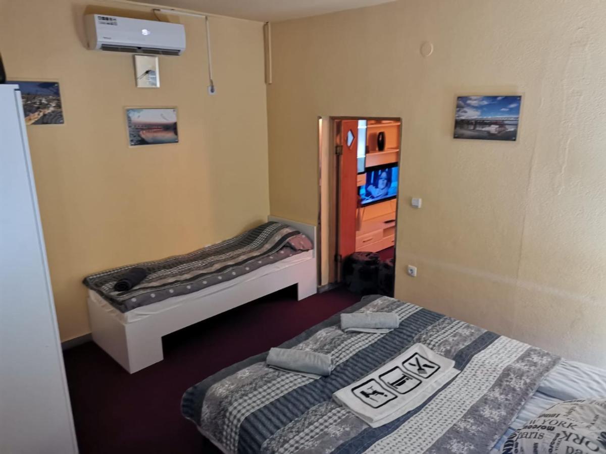 Apartman Nik-Rom Bosanska Gradiska Esterno foto