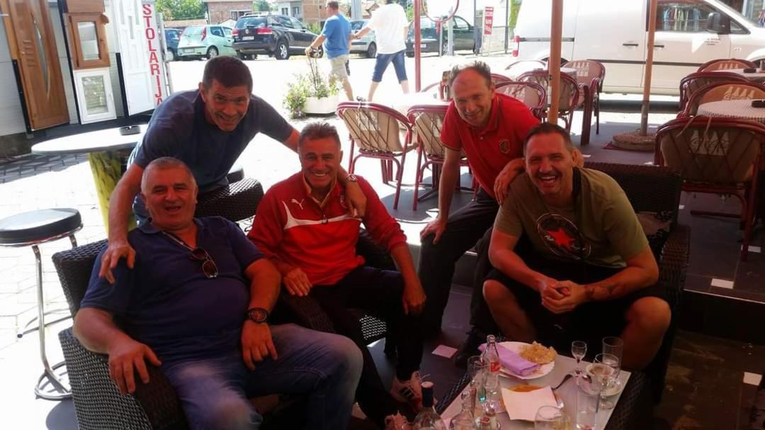 Apartman Nik-Rom Bosanska Gradiska Esterno foto